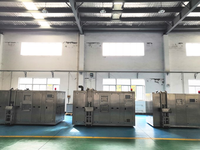 鸿本 餐厨垃圾处理设备 (3).jpg