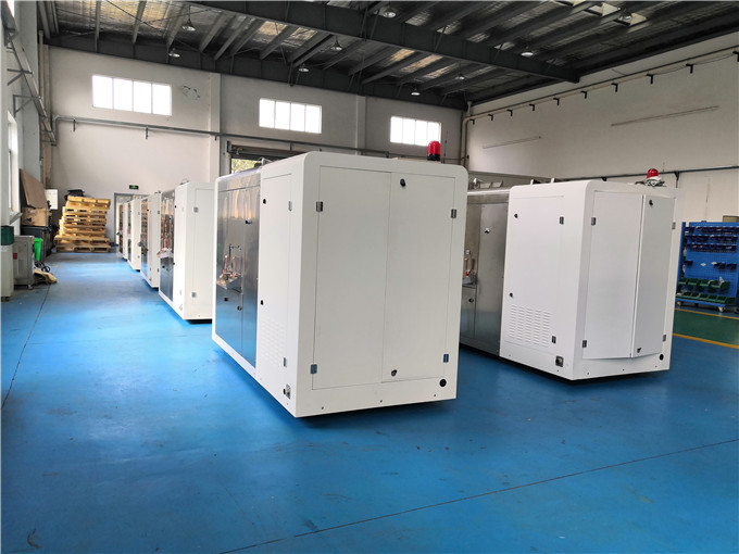 鸿本 餐厨垃圾处理设备 (6).jpg